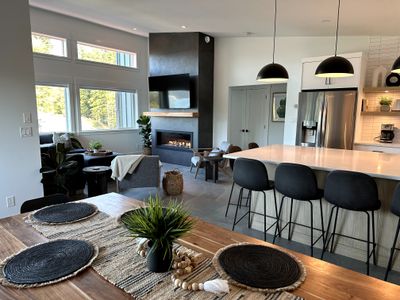 Beachview Retreats – Suite A + B w/ Hot tub & View