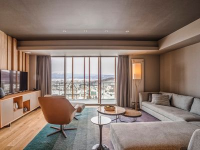 Fenix Furano: Scenic 3BR Ski-in Ski-out Penthouse