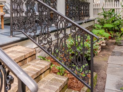 Uptown Victorian Townhouse 3 King Ensuite Bedrooms