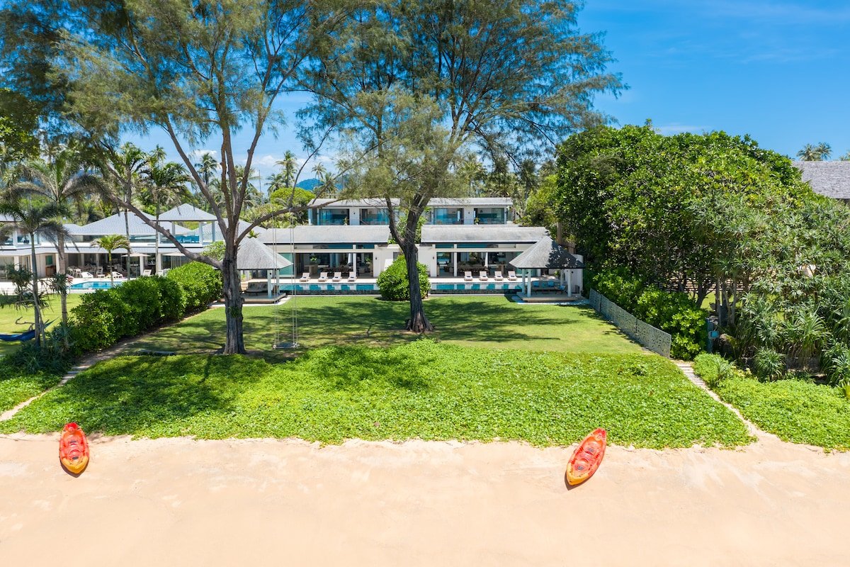 Twin Villas – 10BR – Beach Front, Full Service