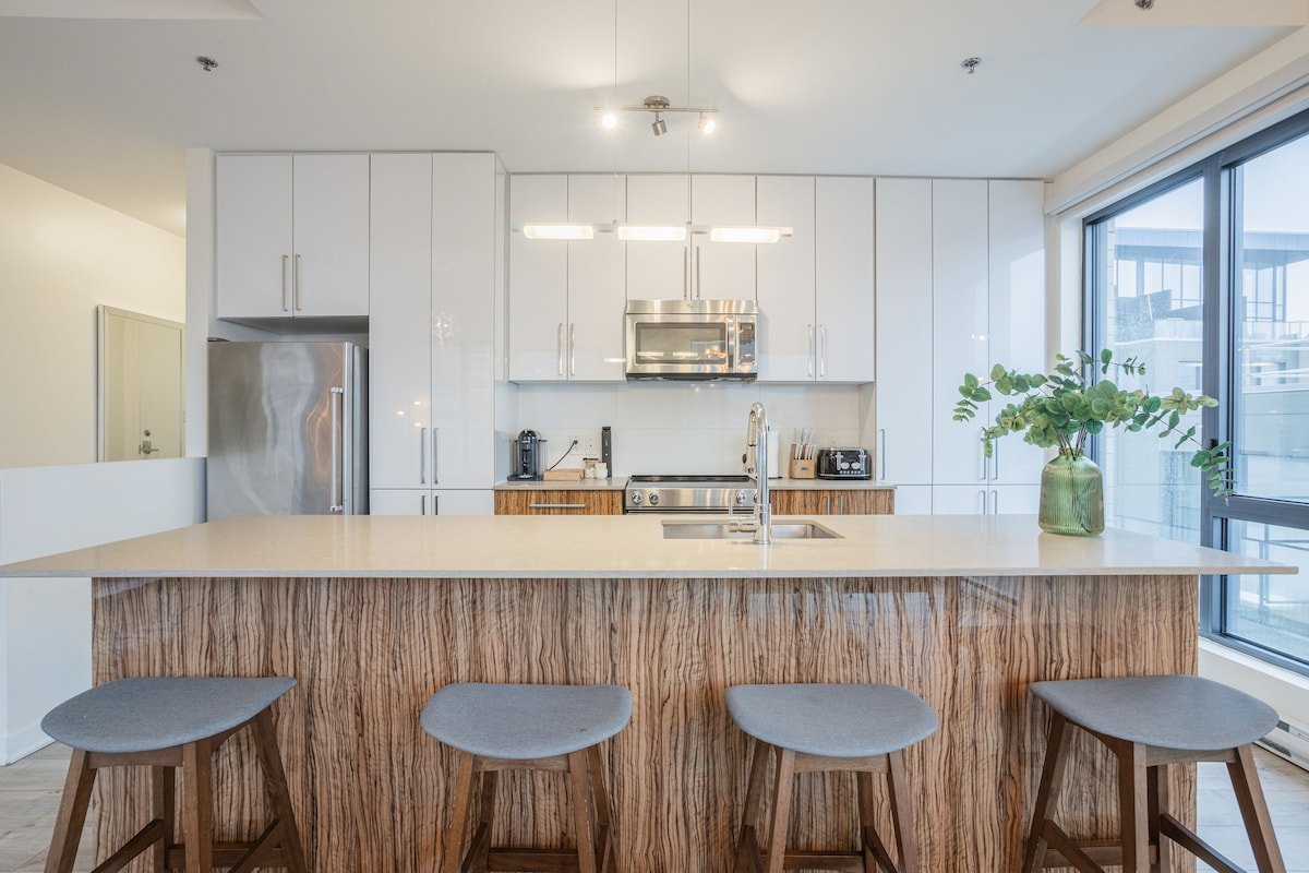 Free Indoor Parking Old Montreal 4 gallery image 4