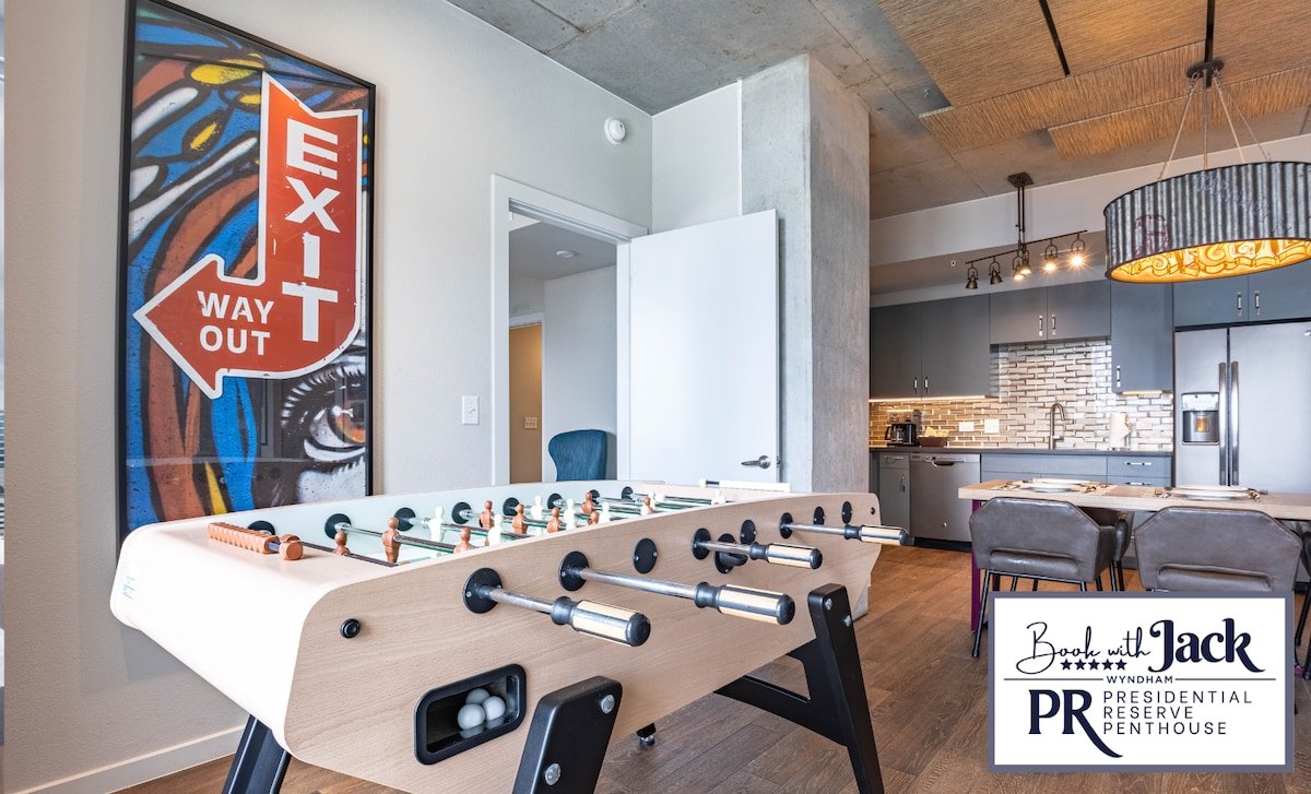 Awesome Austin Views 2 bdrm Presidential Penthouse gallery image 4