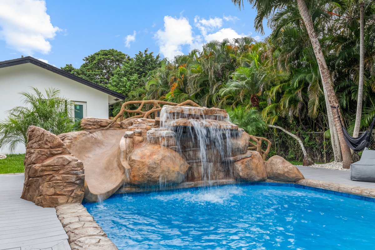 EmbraceVilla | waterslide | Multi Court&Cinema