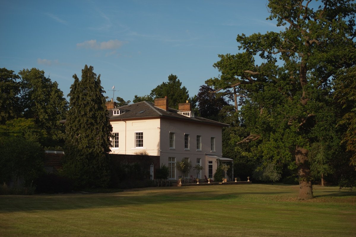 Historic Home, Spectacular Pool, Grounds & Design gallery image 2