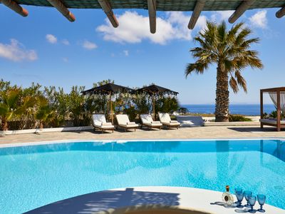 Aquaria 7 BDR Villa-Pool &Jacuzzi, Breakfast Incl.