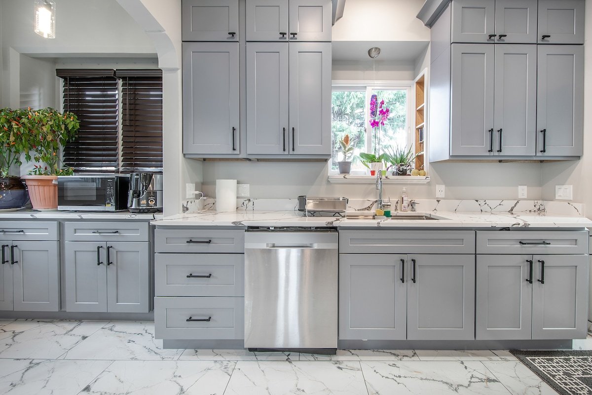 Home with City and Water Views gallery image 5