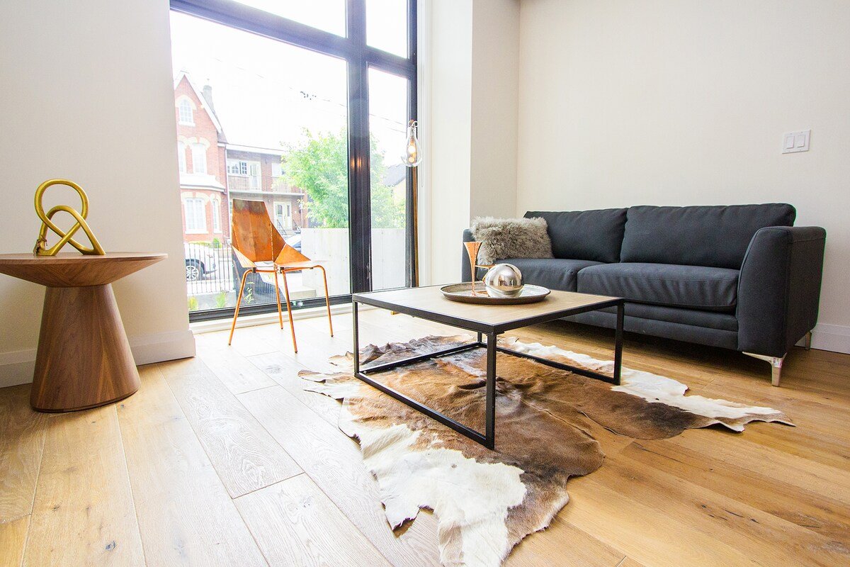 Stunning Dovercourt House FIRST & MAIN Unit joined gallery image 5