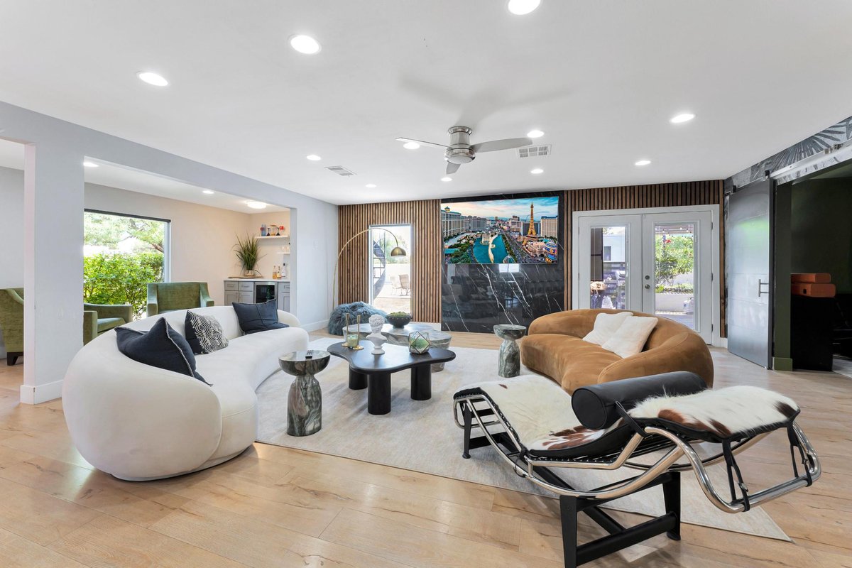 ❤️Luxury Villa 4BRx4BA w/pool 10 mins from strip❤️