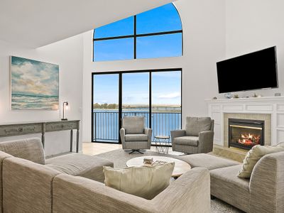 Waterfront | Private Roof Deck | Fireworks View