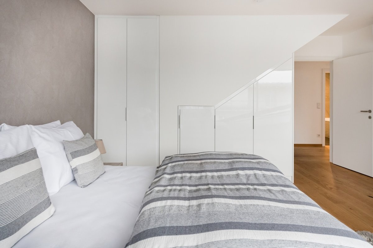 Wattgasse Penthouse with Panoramic Skyline 12 gallery image 3