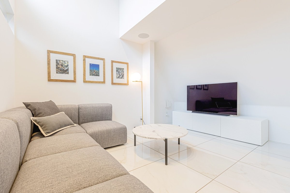 Stylish Stay in Yotsuya | Near Shinjuku gallery image 3