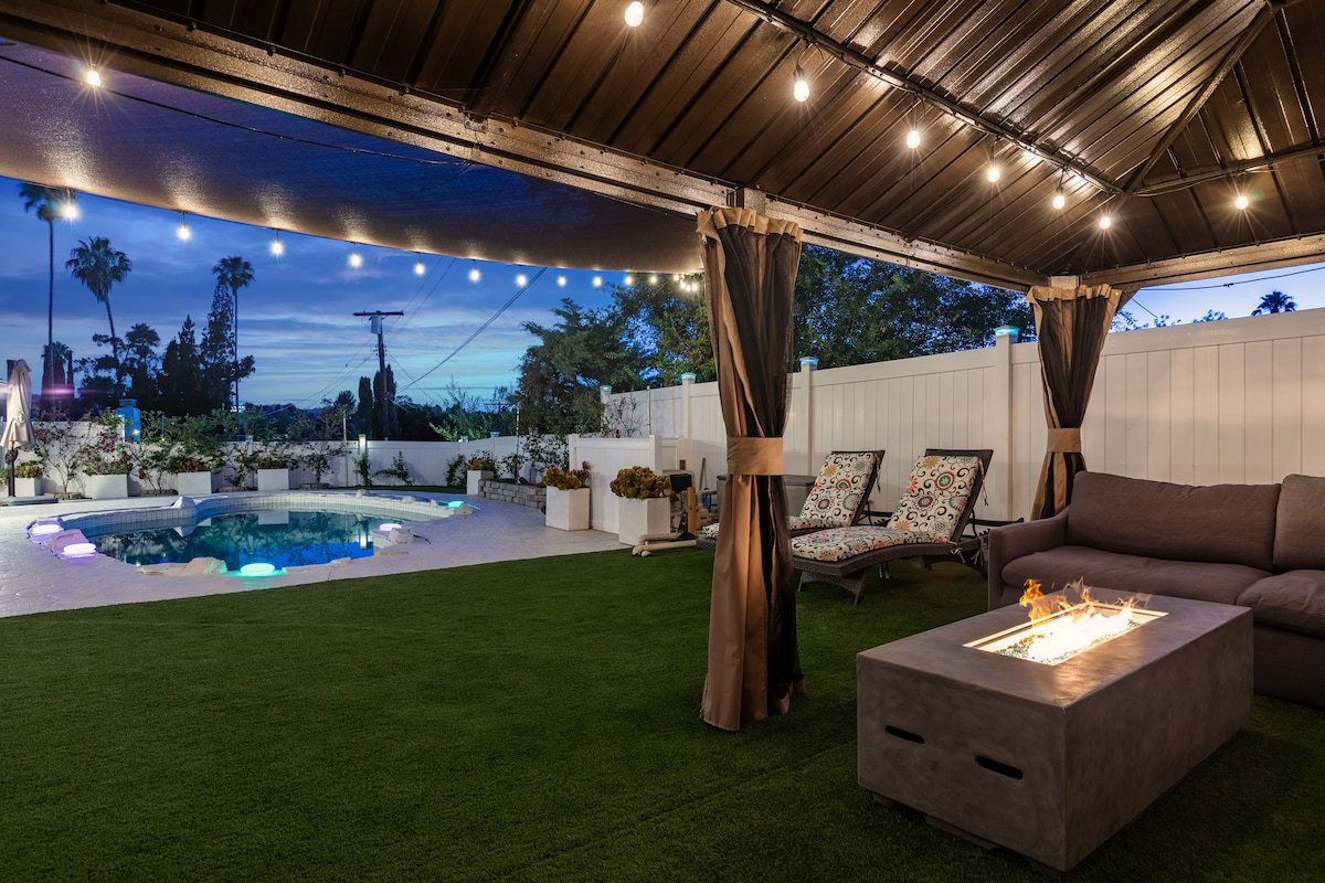 Spacious Luxury, Pool, HotTub, Sauna by CaliBnB gallery image 2