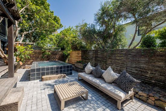 Photo 3 of 17 Geneva Lower accommodation in Camps Bay, Cape Town with 1 bedrooms and 1 bathrooms