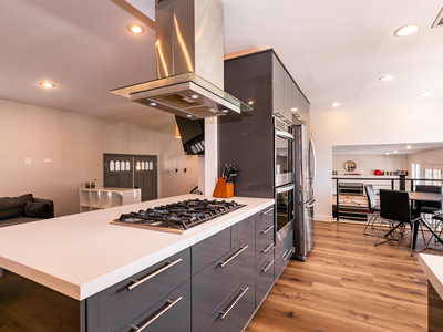 Bright, Modern 4BR with Beautiful Backyard & Pool!