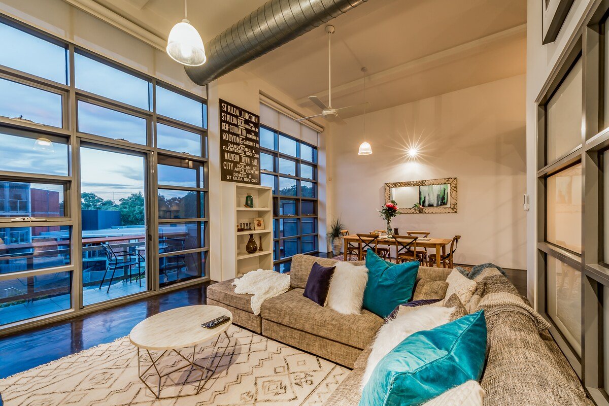 Luxury warehouse apartment close to CBD gallery image 4