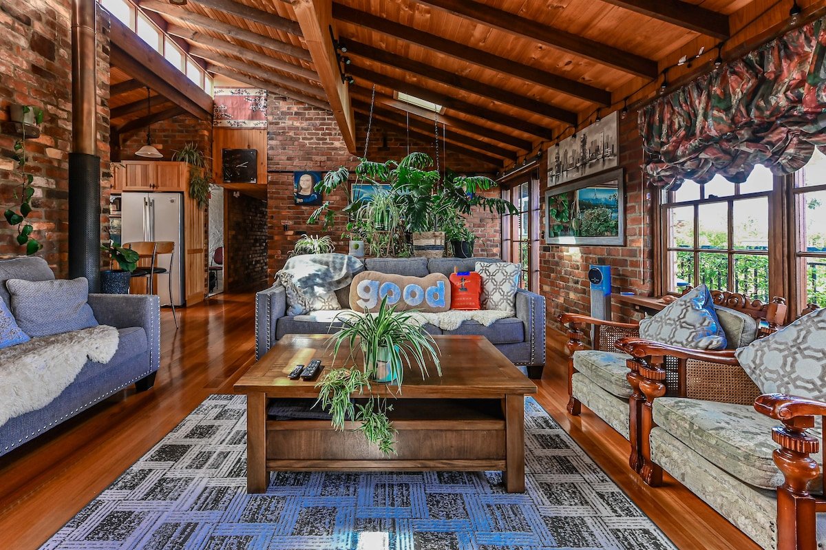 Two-Level Family Apt · Beach Nearby · 15min to CBD gallery image 3