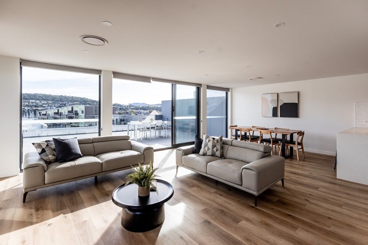 Little Island Apartments #11 gallery image 4