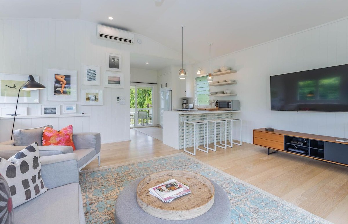 Pinetrees Hanalei Cottage with A/C gallery image 2