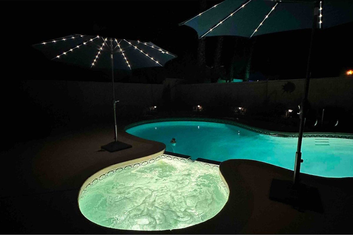 Villa Beach house 16+Pool & Spa. 9min from strip! gallery image 4