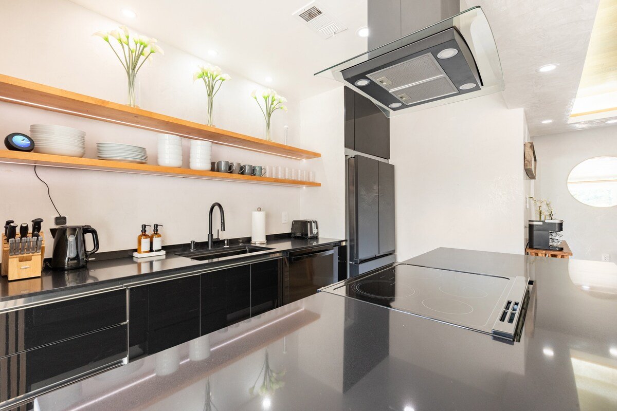 The Wind of Burbank gallery image 5