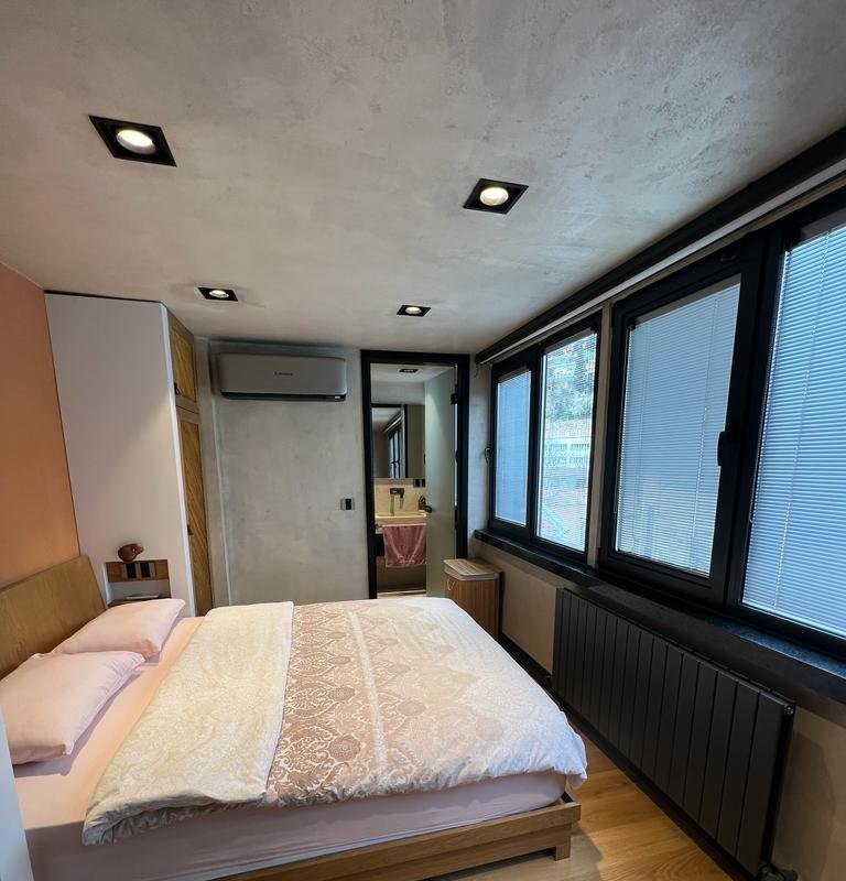 Penthouse Apartment with terraced sea view gallery image 3