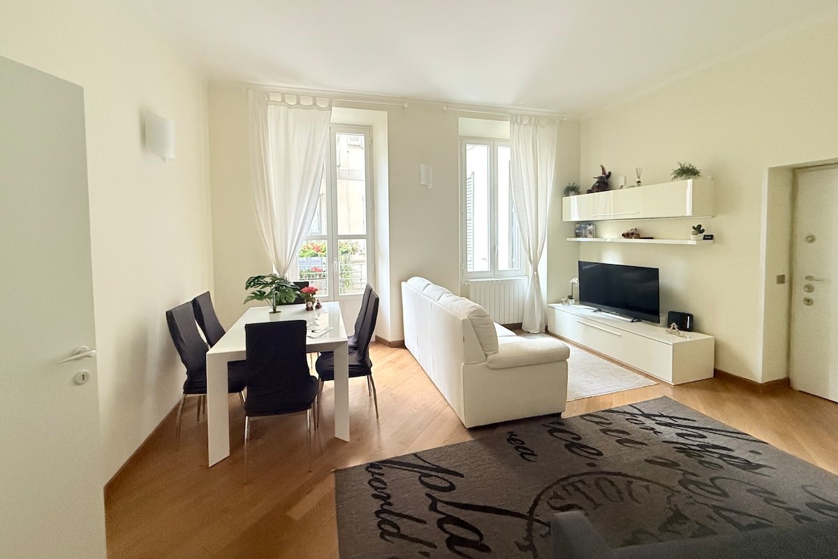 Duomo Jewel. Everything is brand new gallery image 4