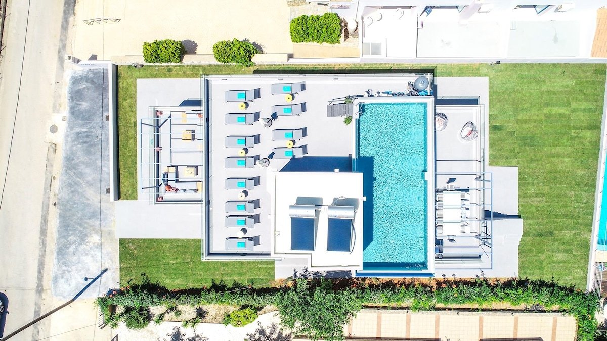 Naval villa-Panoramic villa with heated roof pool gallery image 4