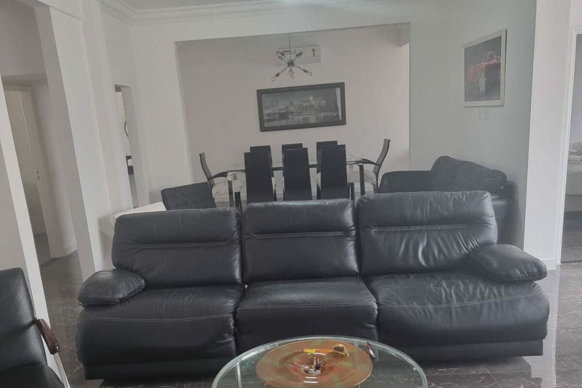 Confortavel e luxuoso apartamento de 4 quartos. gallery image 3