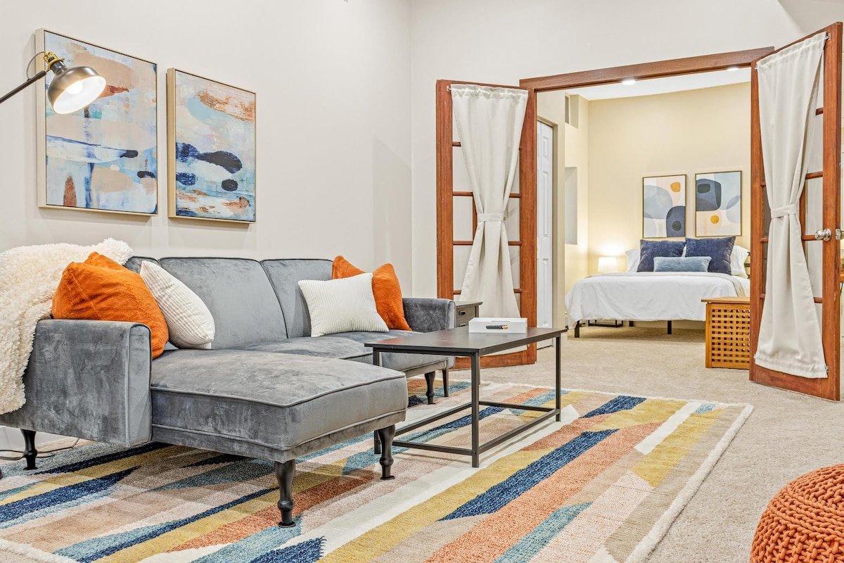 Modern Craftsman | East Harriet | 3 min to Lakes gallery image 4