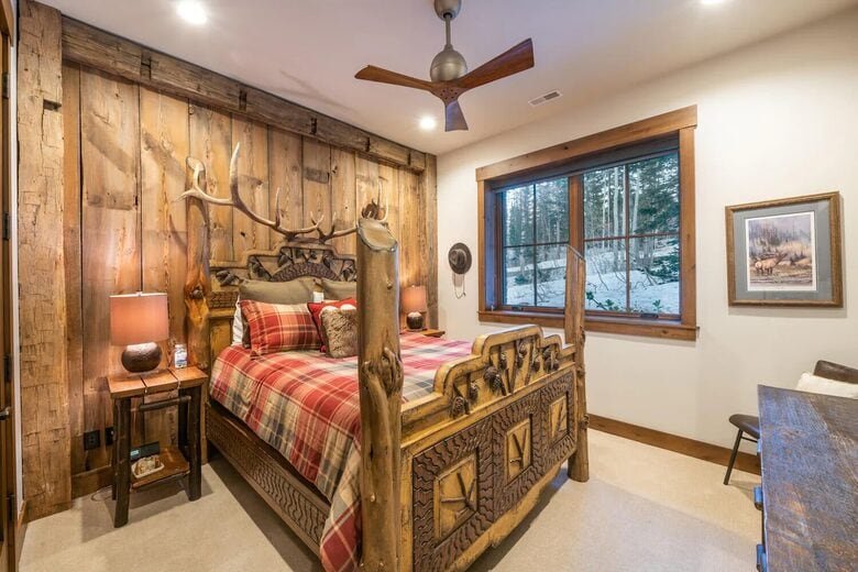 Ski-in/Ski-out Lazy Day Chalet in Park City gallery image 2