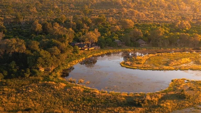 Wilderness King's Pool - King's Pool's location on this oxbow lake in the Linyanti sets it apart from the ordinary.