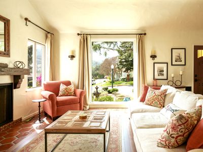 Bright Montrose House in a Quiet Neighborhood