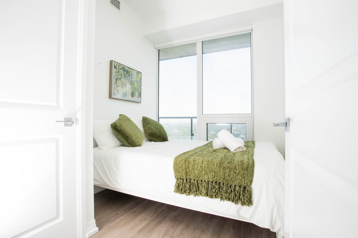 High Rise 2BR near Dundas Eaton Centre Dt Toronto gallery image 4