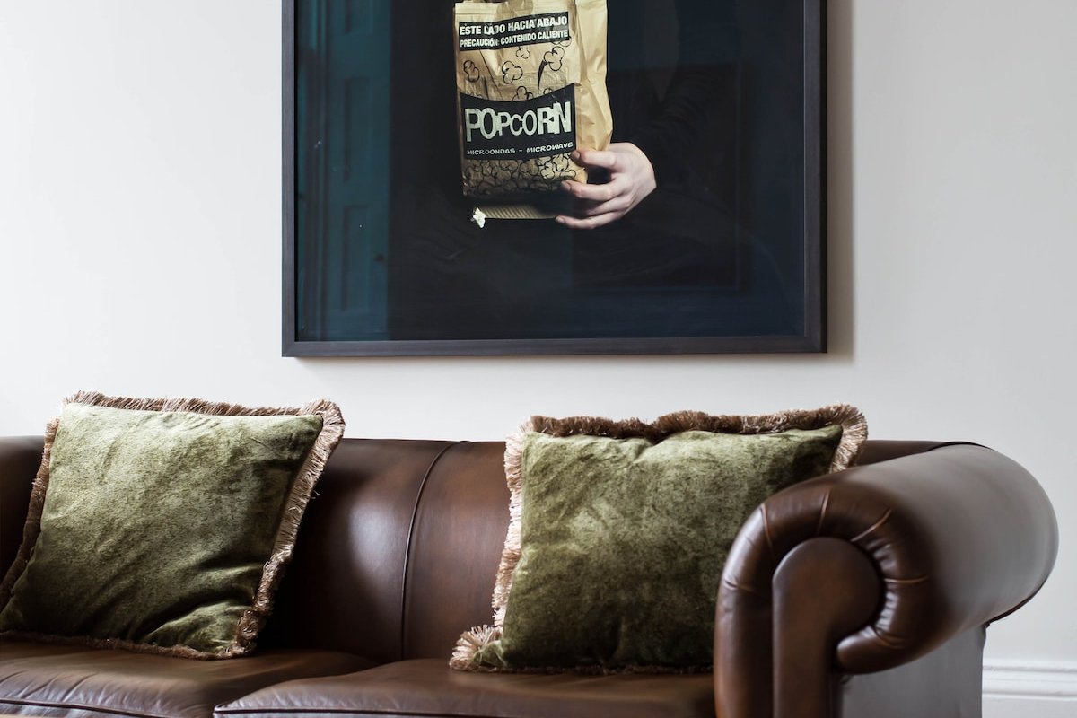 Magnificent Georgian 3-BR Apartment in New Town gallery image 3