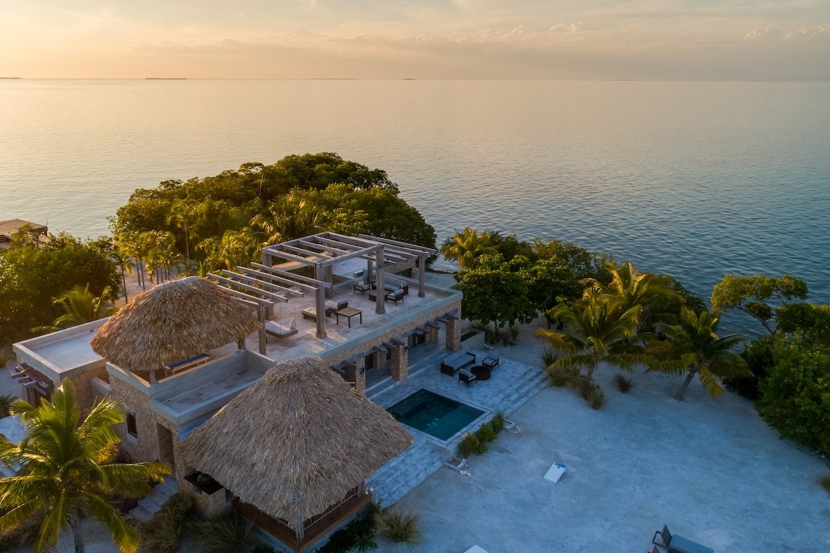 Gladden Private Island gallery image 3