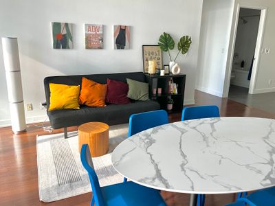 Lovely 3-bedroom Condo by the Lake!