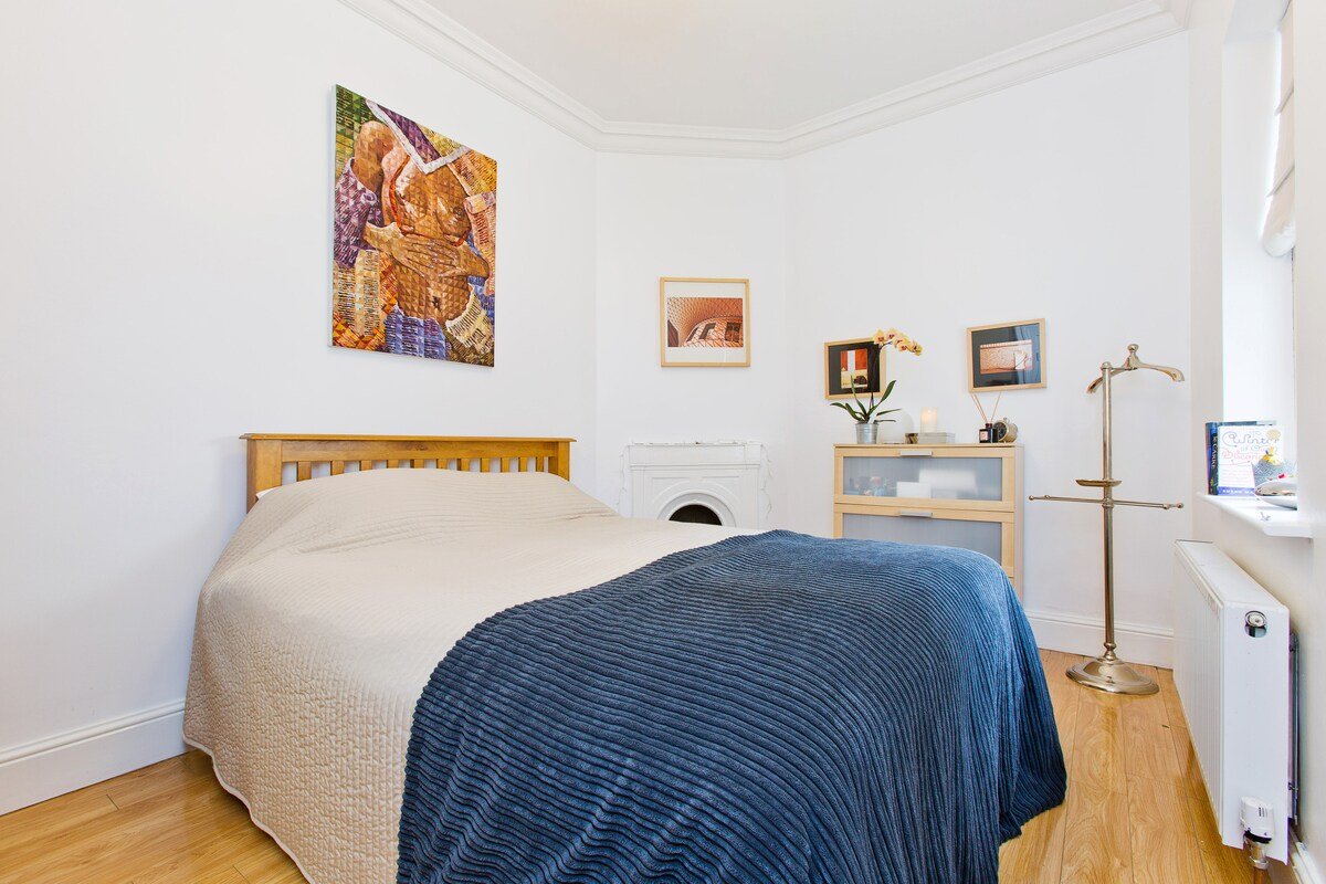 A beautiful cottage in the heart of Dublin! gallery image 5