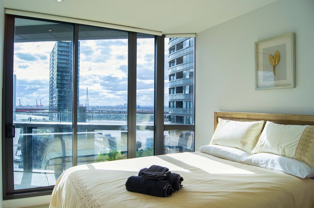 270 Degree Waterfront View*2 Bed*Free Carpark gallery image 4
