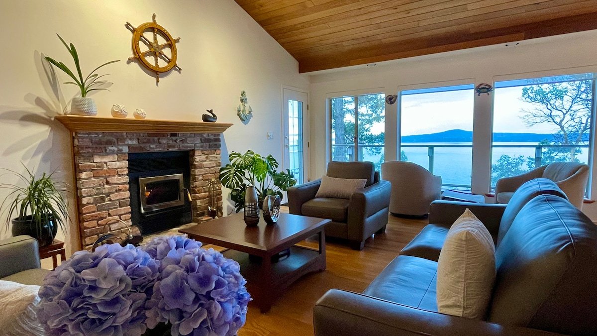 SaliHaven: Oceanfront 4Bedrooms 5Beds 3.5Bath gallery image 3