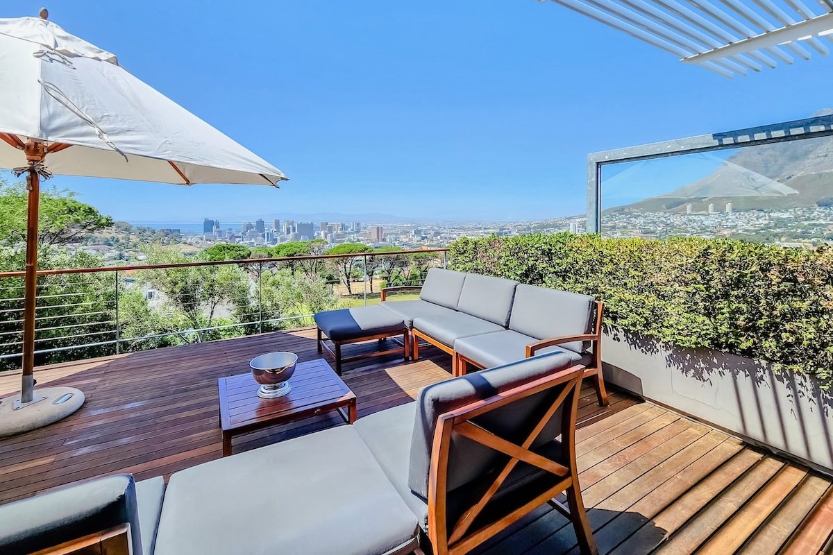 Luxury Villa with City & Ocean views, Pool & Sauna gallery image 3