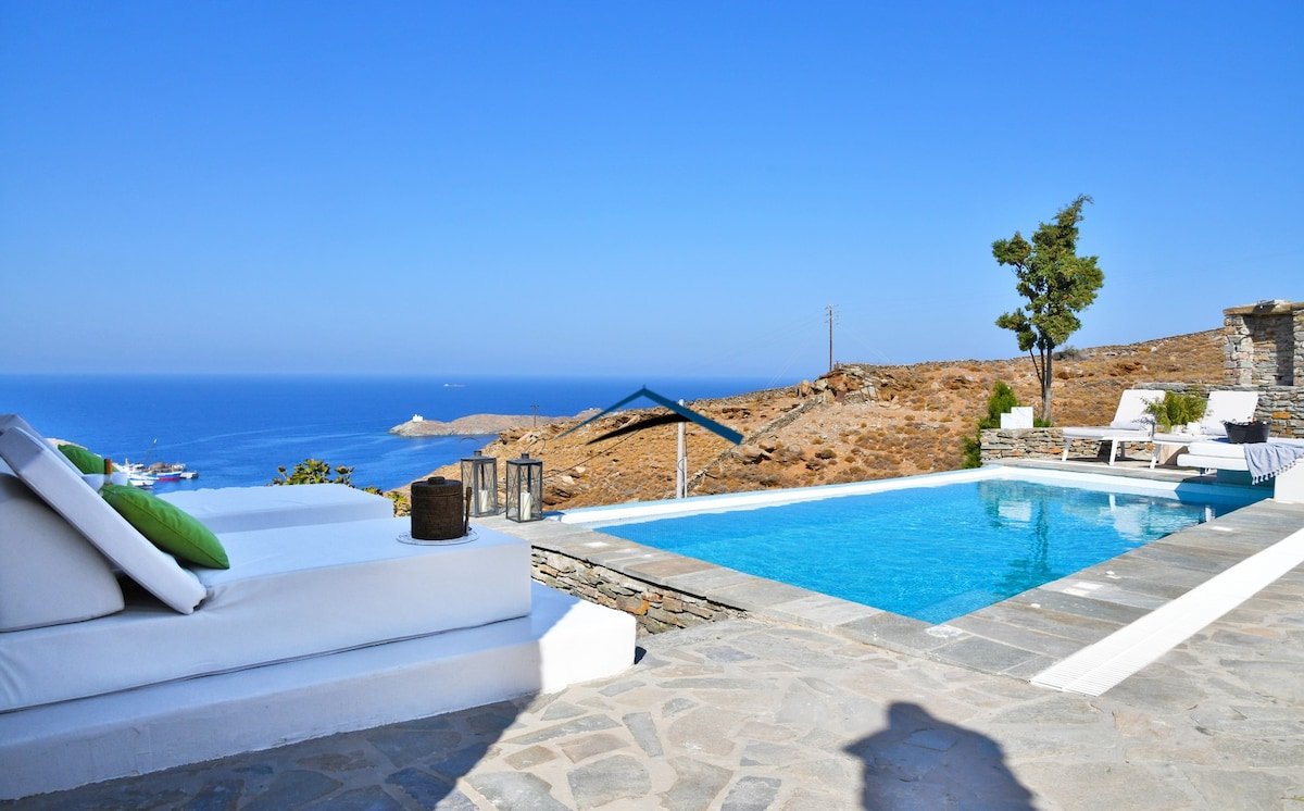 Luxurious villa with a pool, sea and sunset view gallery image 5