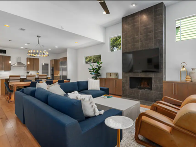 Soco Modern Luxury Home, Pool, near S. Congress