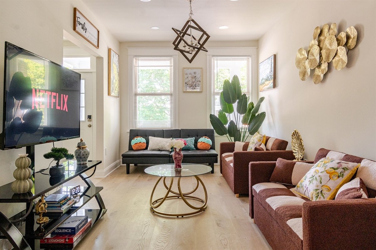 Renovated 5BR DC Home • Capitol Hill • Parking gallery image 4