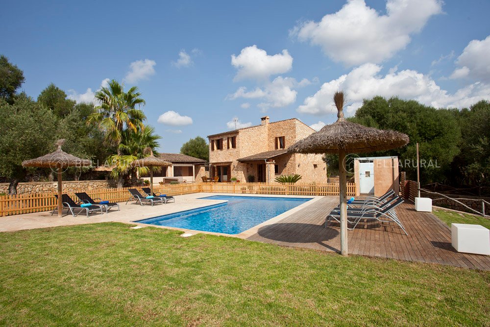 New Finca with a touch of Majorcan style