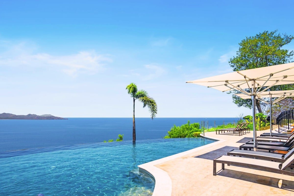 Luxury Oceanview 3BDR w/ Pool, Minutes to Beach gallery image 5