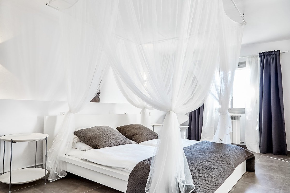 Sea views Es Vedrà- Sunset- 2 Pools- Privacy gallery image 4