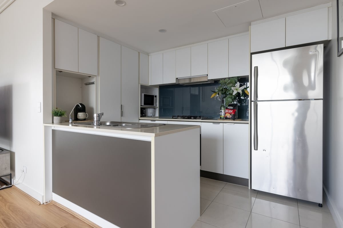 Luxury condo Brisbane CBD. parking.gym.pool gallery image 5