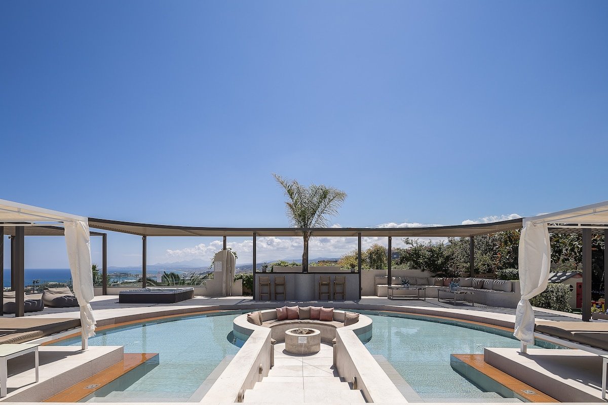 Villa Belle, Sea Views & Sunset Magic by etouri gallery image 4