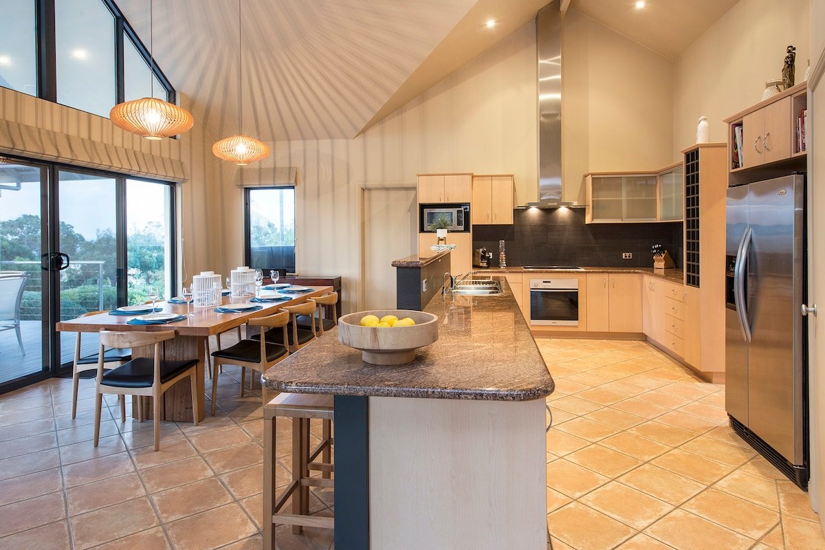 Bay Views, Eagle Bay gallery image 3