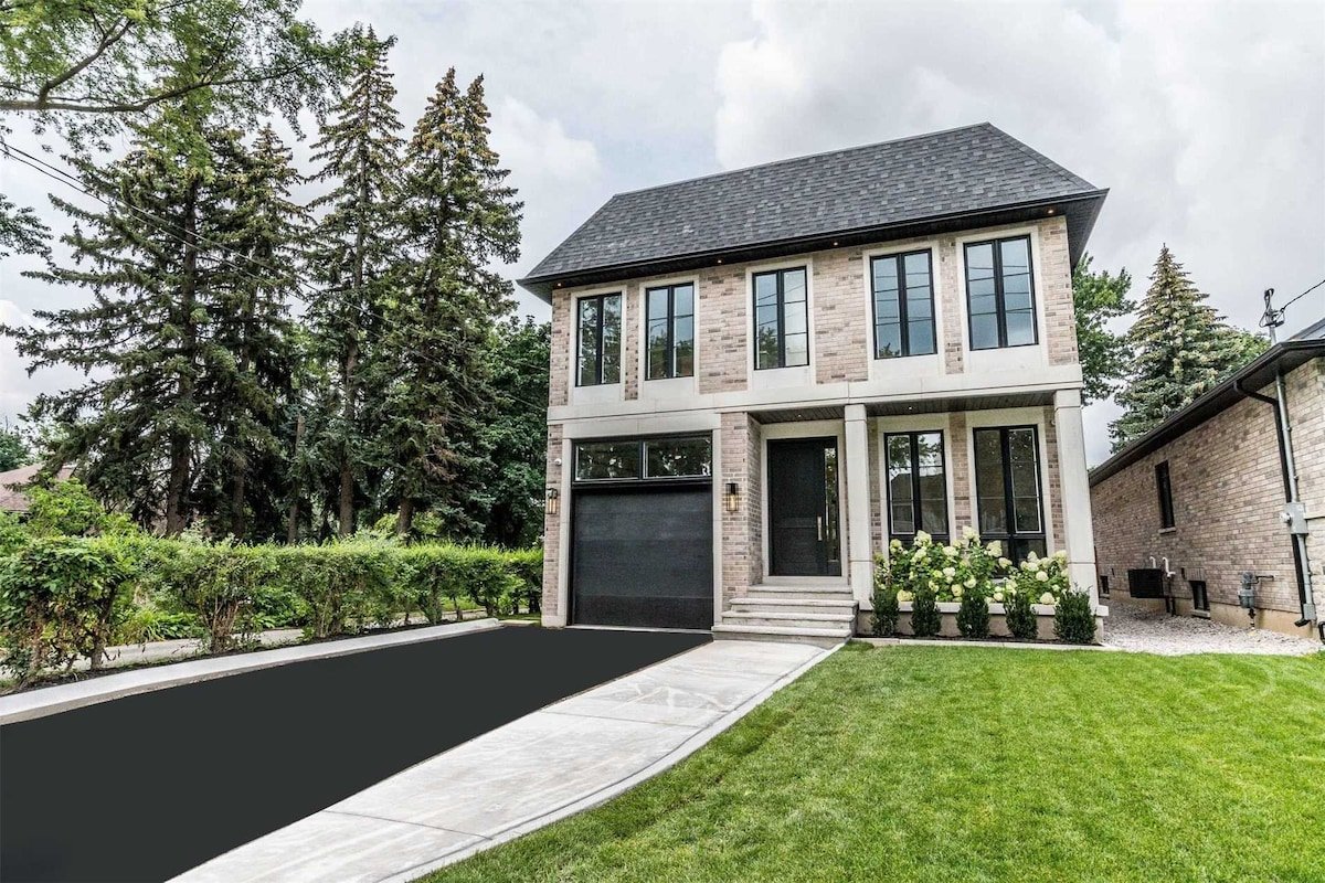 Custom Built Luxury 4 Bed 6 Bath gallery image 5